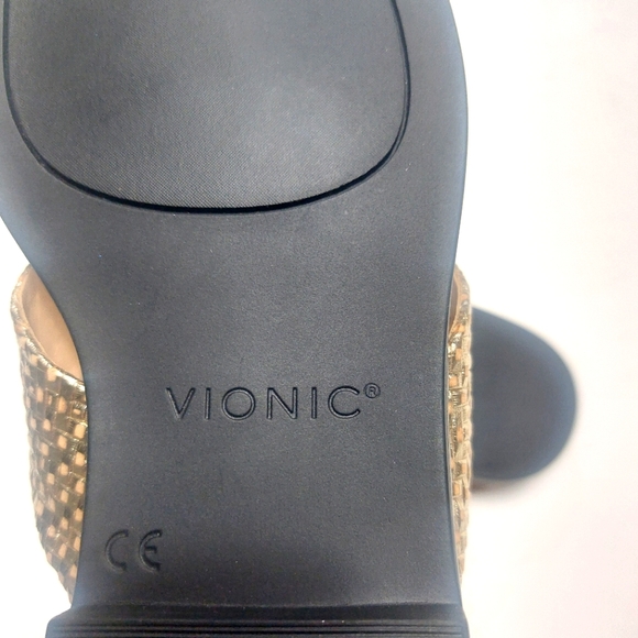 NWNT VIONIC Agave Women\'s Gold Sandals Sz 5